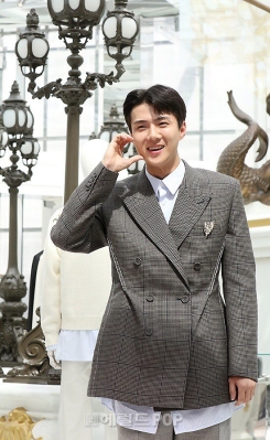 Click to view full size image
==============
sehun_at_dior_281529.jpg sehun_at_dior_281529.jpg