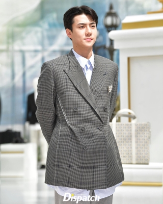 Click to view full size image
==============
sehun_at_dior_283229.jpg sehun_at_dior_283229.jpg