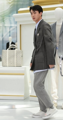 Click to view full size image
==============
sehun_at_dior_28829.jpg sehun_at_dior_28829.jpg